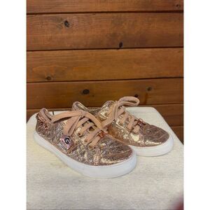 G by Guess Backerett sneakers metallic rose gold Sz 6.5